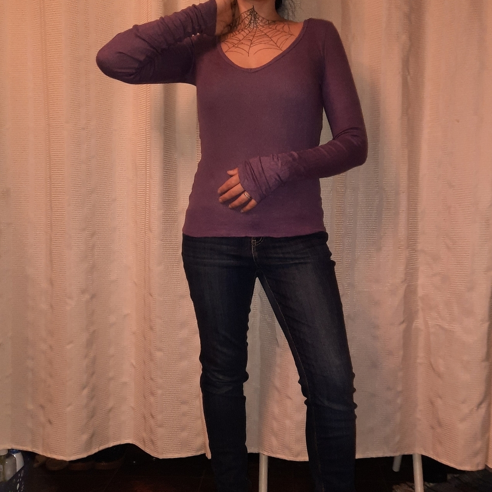 Areopostale long sleeve ribbed V-neck